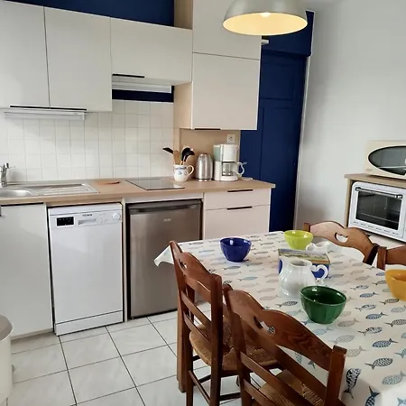 Notre Desir 100 M De La * Jullouville-les-Pins