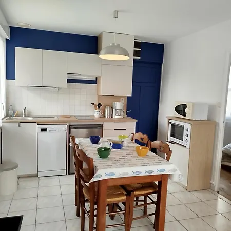 Notre Desir 100 M De La Jullouville-les-Pins